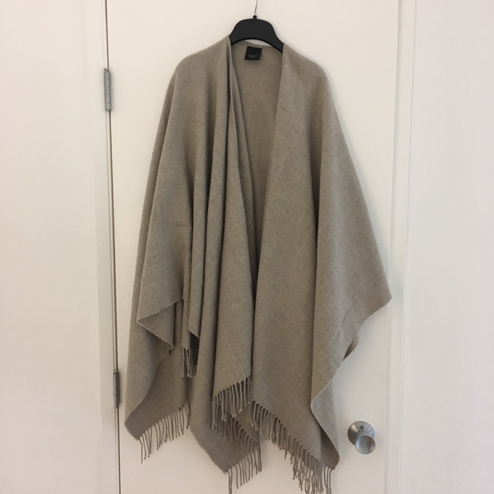 Lord and Taylor Cape